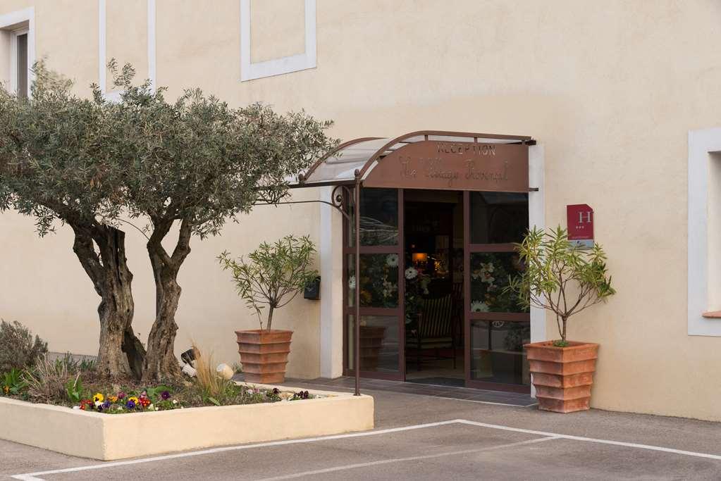 The Originals City, Hotel Le Village Provencal, Aix-En-Provence Nord Пертюи Екстериор снимка