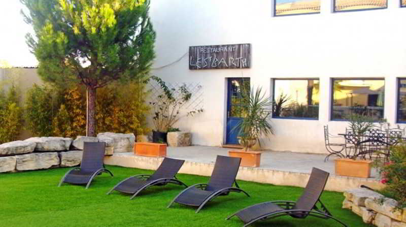 The Originals City, Hotel Le Village Provencal, Aix-En-Provence Nord Пертюи Екстериор снимка