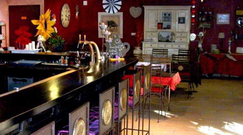 The Originals City, Hotel Le Village Provencal, Aix-En-Provence Nord Пертюи Екстериор снимка