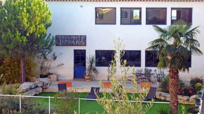 The Originals City, Hotel Le Village Provencal, Aix-En-Provence Nord Пертюи Екстериор снимка