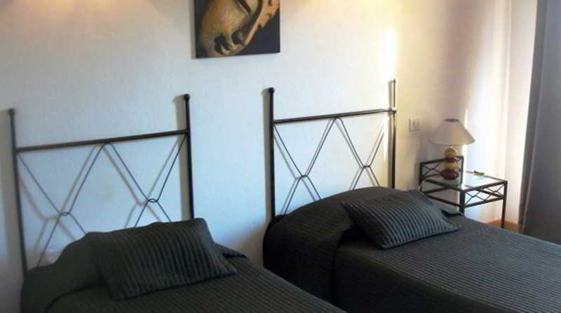 The Originals City, Hotel Le Village Provencal, Aix-En-Provence Nord Пертюи Екстериор снимка