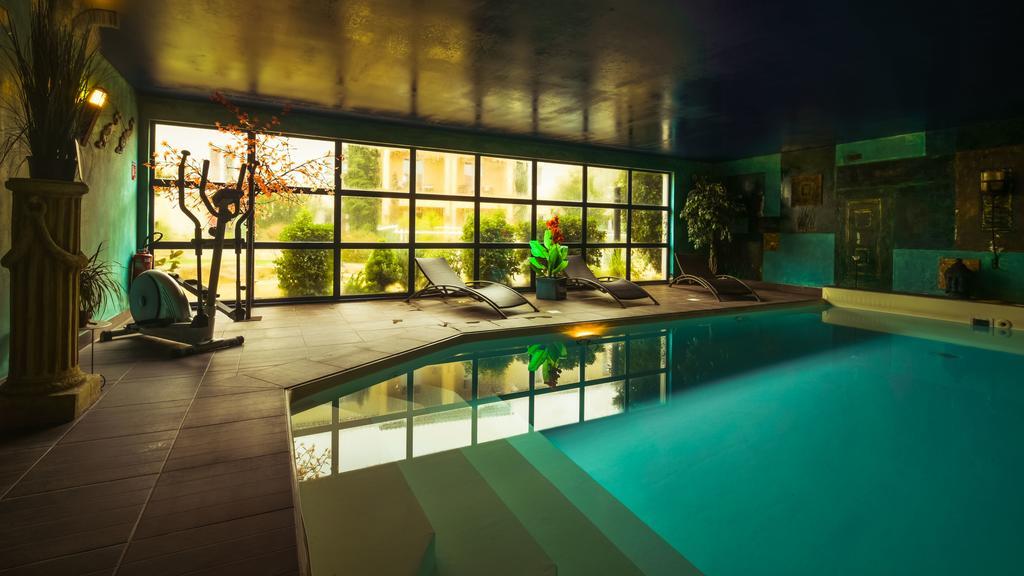 The Originals City, Hotel Le Village Provencal, Aix-En-Provence Nord Пертюи Екстериор снимка