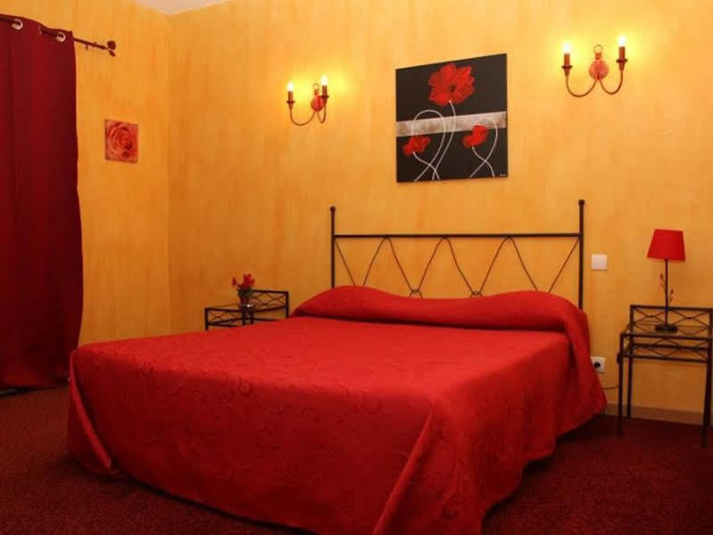 The Originals City, Hotel Le Village Provencal, Aix-En-Provence Nord Пертюи Екстериор снимка