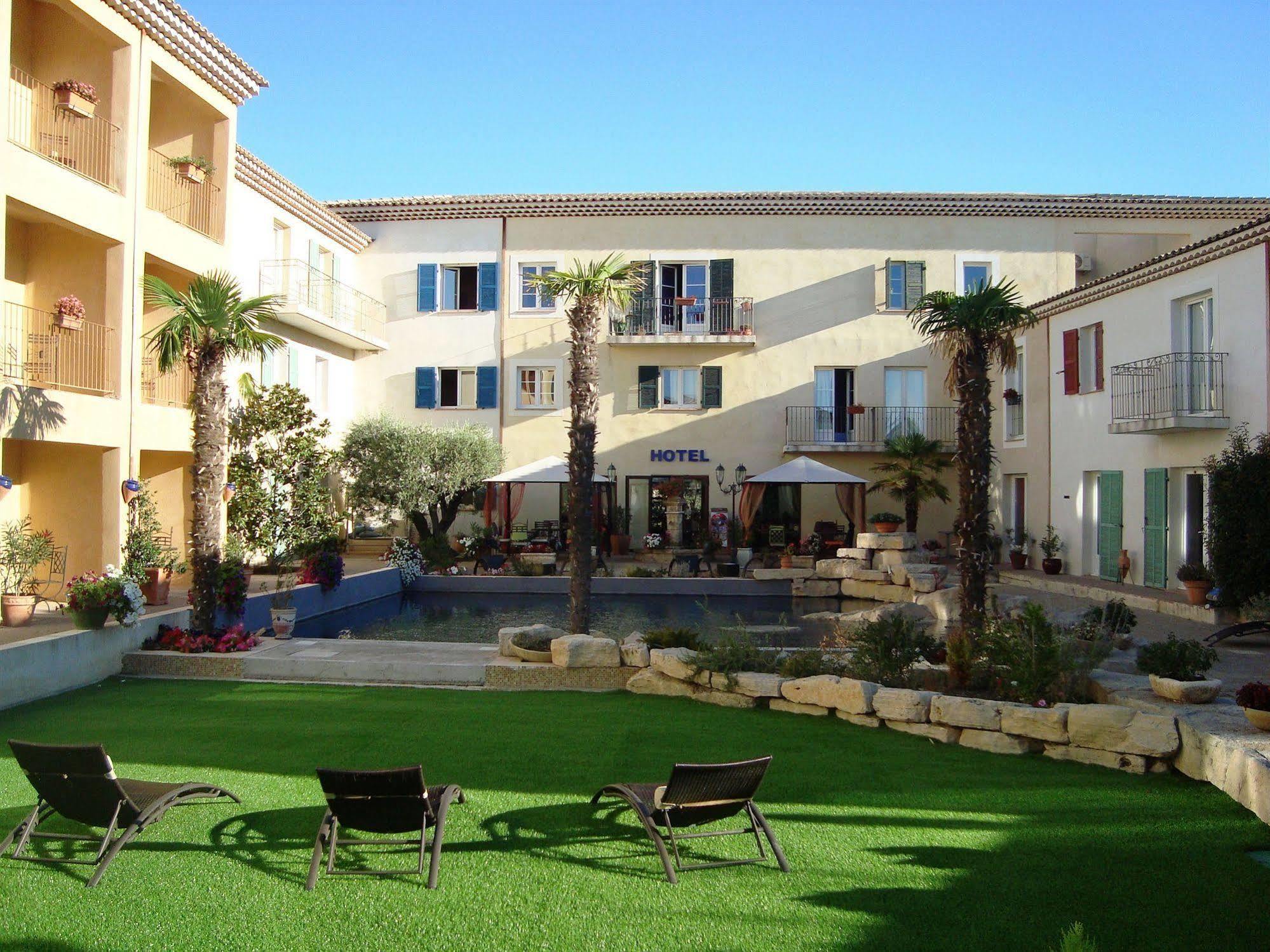 The Originals City, Hotel Le Village Provencal, Aix-En-Provence Nord Пертюи Екстериор снимка